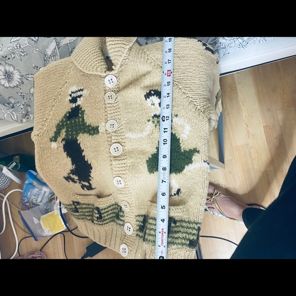 Hand Knit Wool Sweater size 6 - Picture 5 of 6